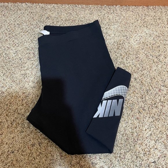 Nike Black Capri Crop Leggings Plus Size 3X - Picture 2 of 8